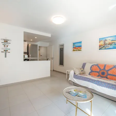 Jardin De La Fontaine-3 By Interhome شقة *